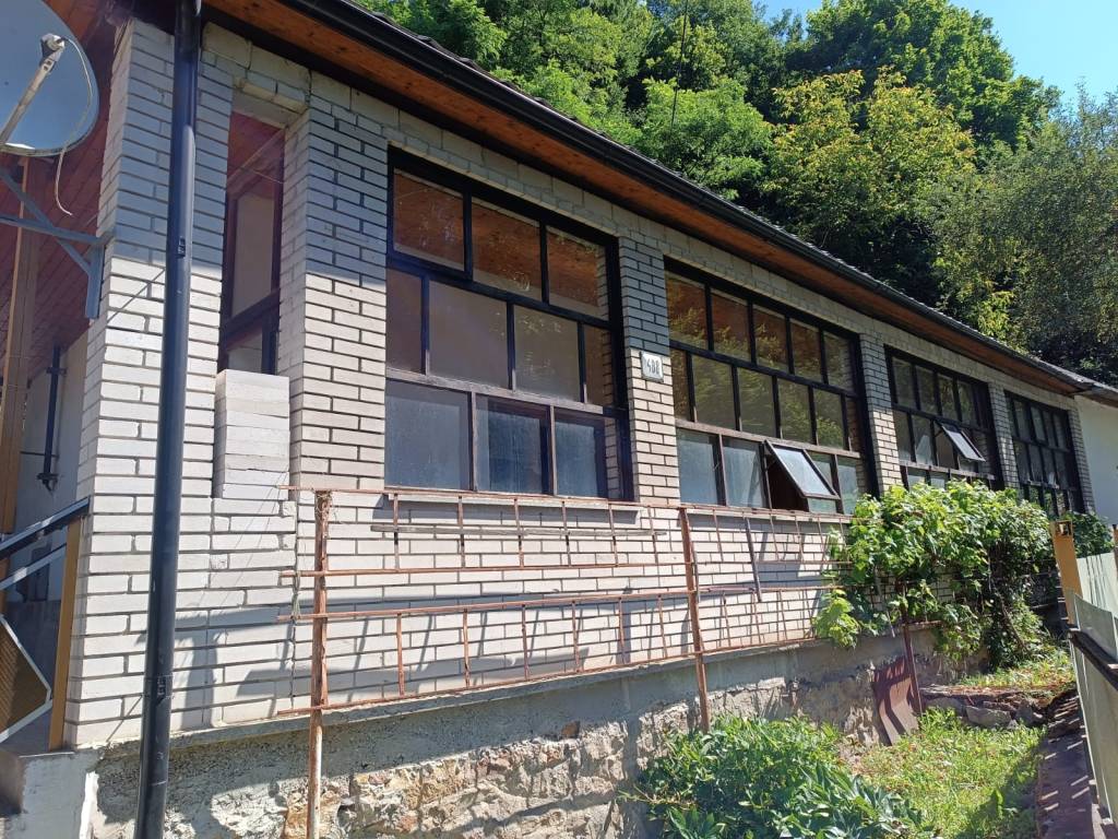 Na predaj dom v obci Vyhne iba 400m od Vodného raja. - 2