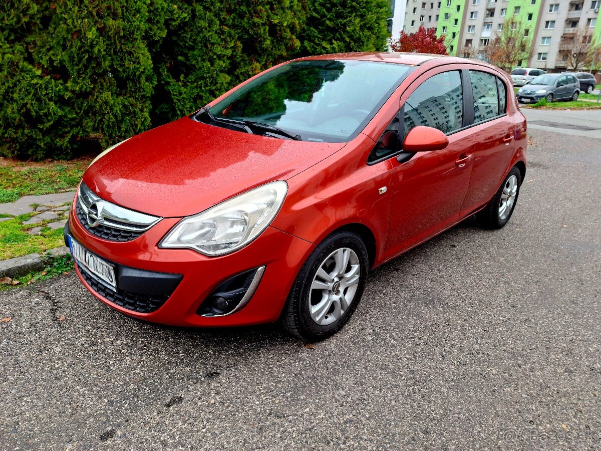 Opel Corsa 1.2 16V 63kw 2013 Facelift Garážované - 2