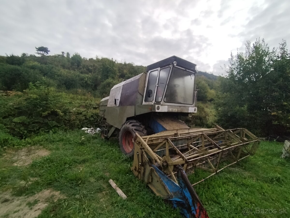 Predám kombajn e512 - 2