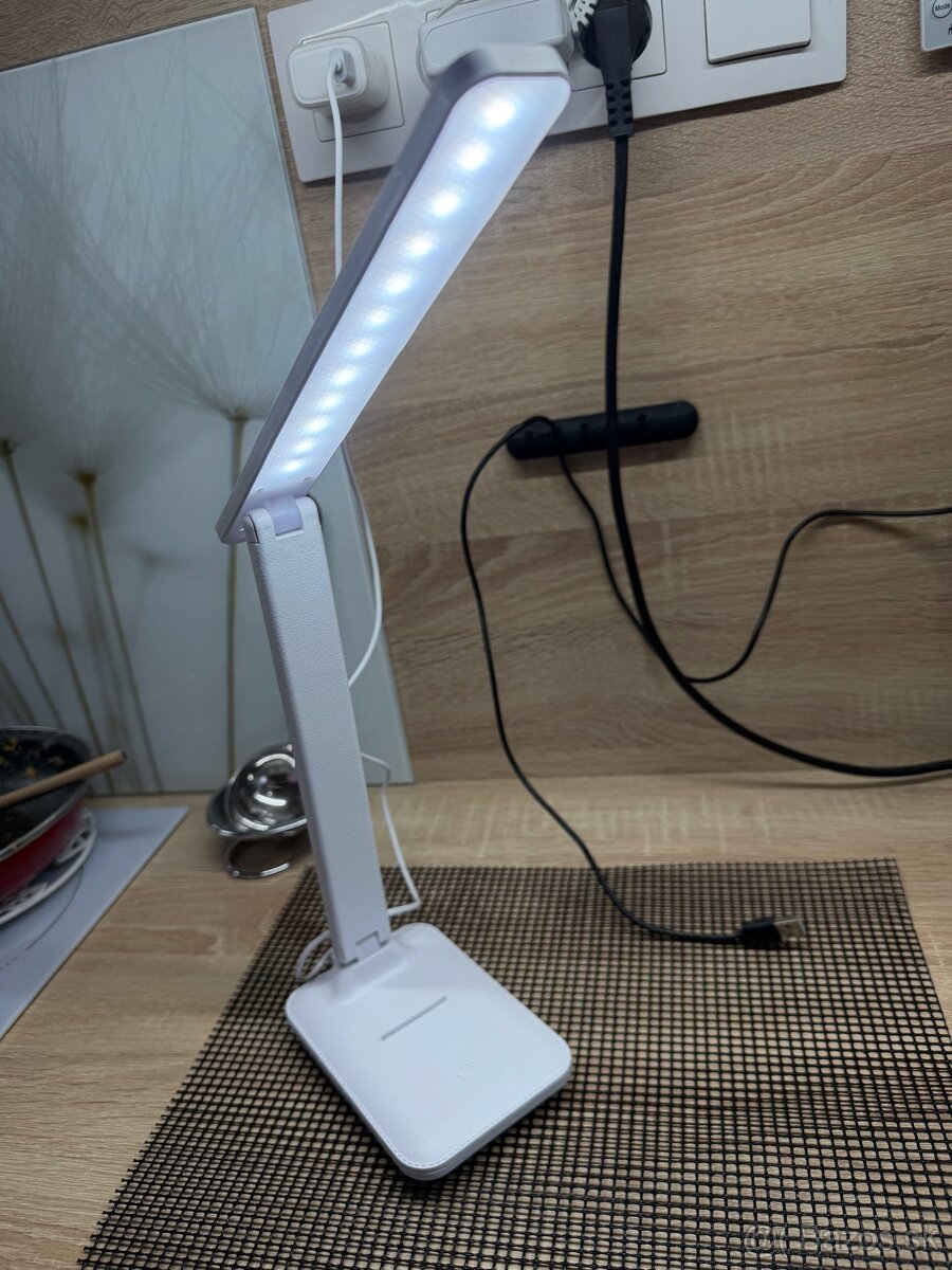 LED STOLNÁ LAMPA - 2