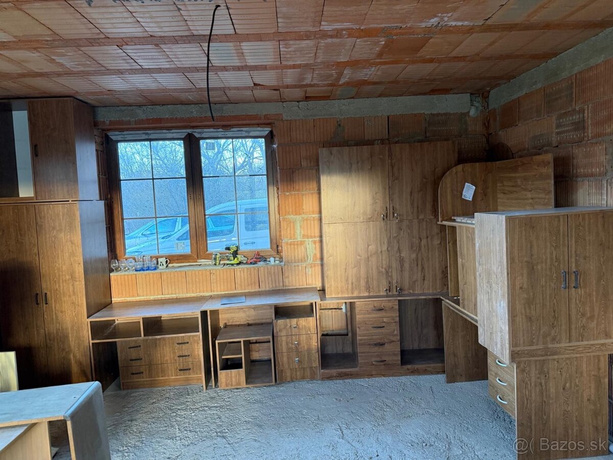 Predám kancelársky nábytok - 2