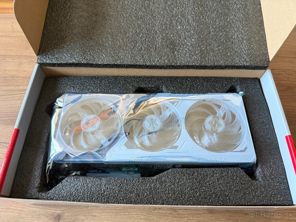 ASROCK Radeon RX 9070 XT Steel Legend 16G - 2