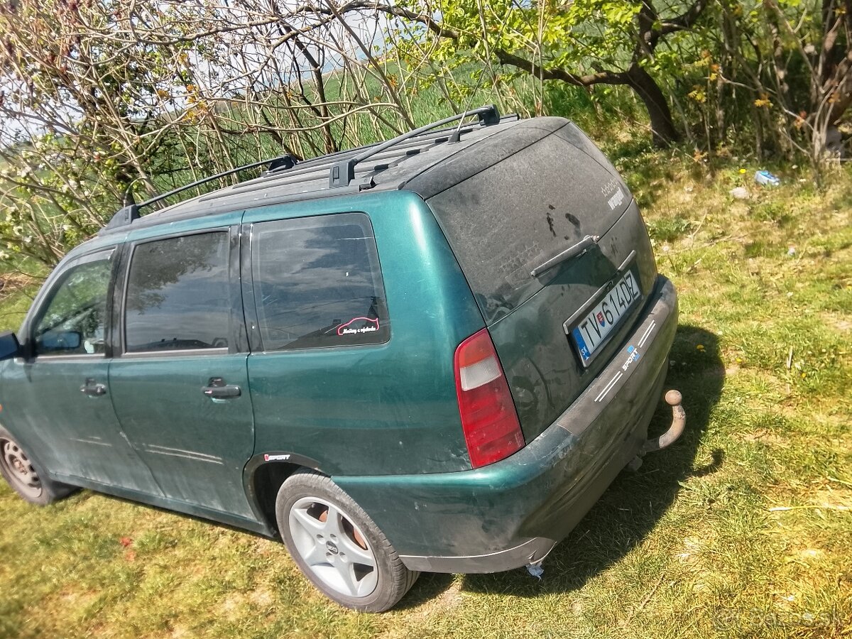 Volkswagen Polo - 2