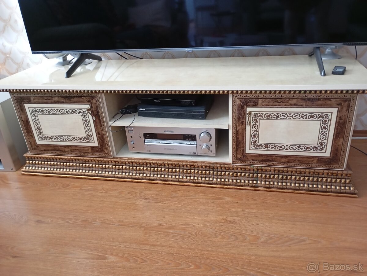 Skrinka pod tv - 2