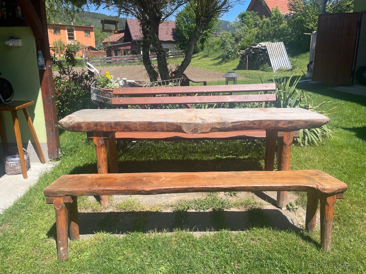Predám stôl z masívu. - 2