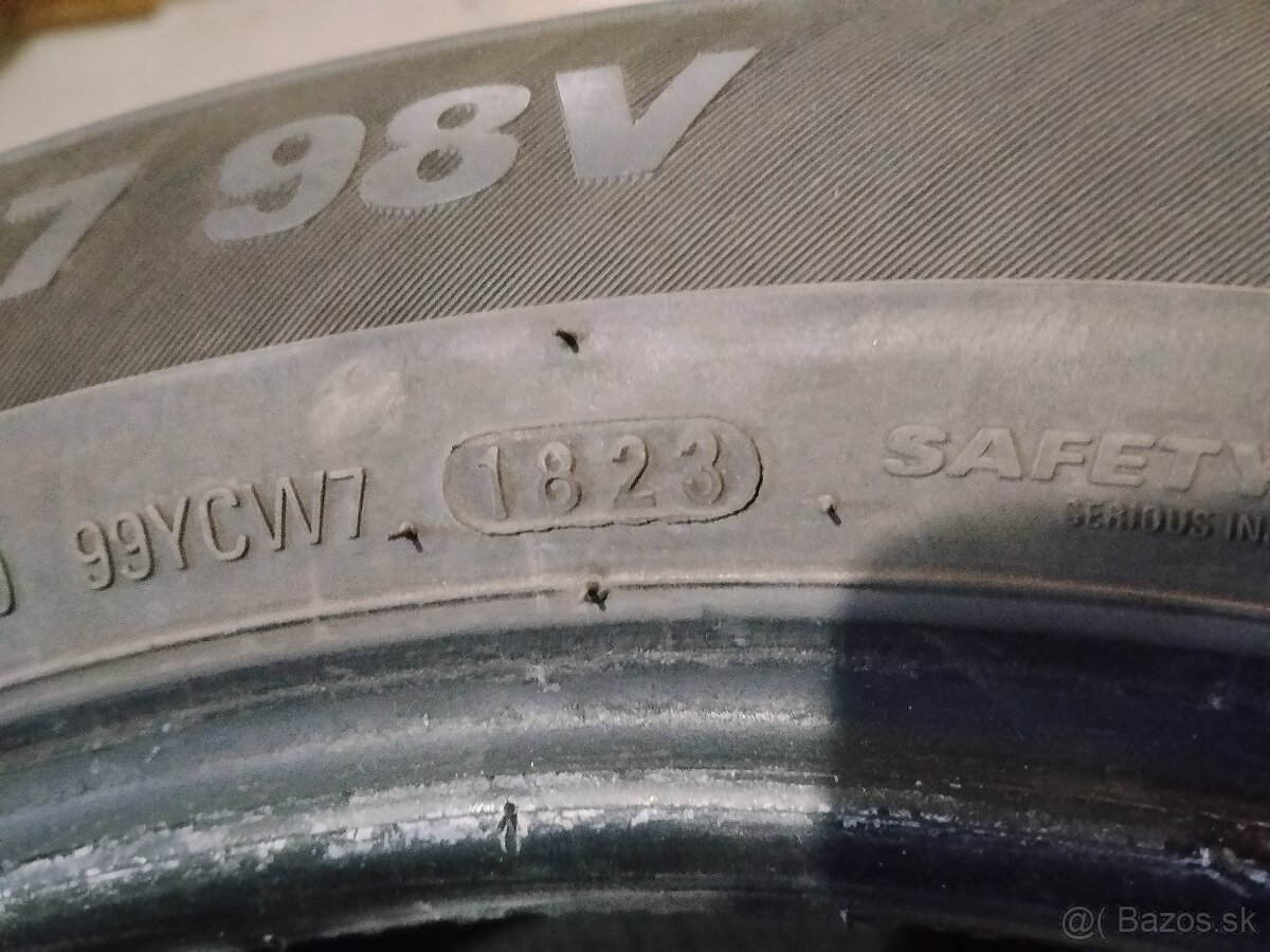 215 55 R 17 - 2