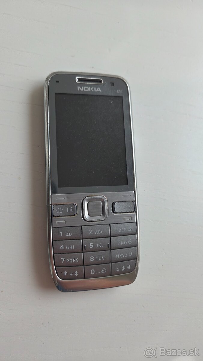 Predam Nokia E52 - 2