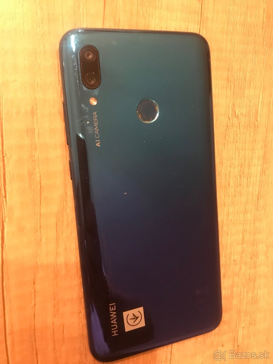 Huawei p smart 2019 pekný kus Android 10 - 2