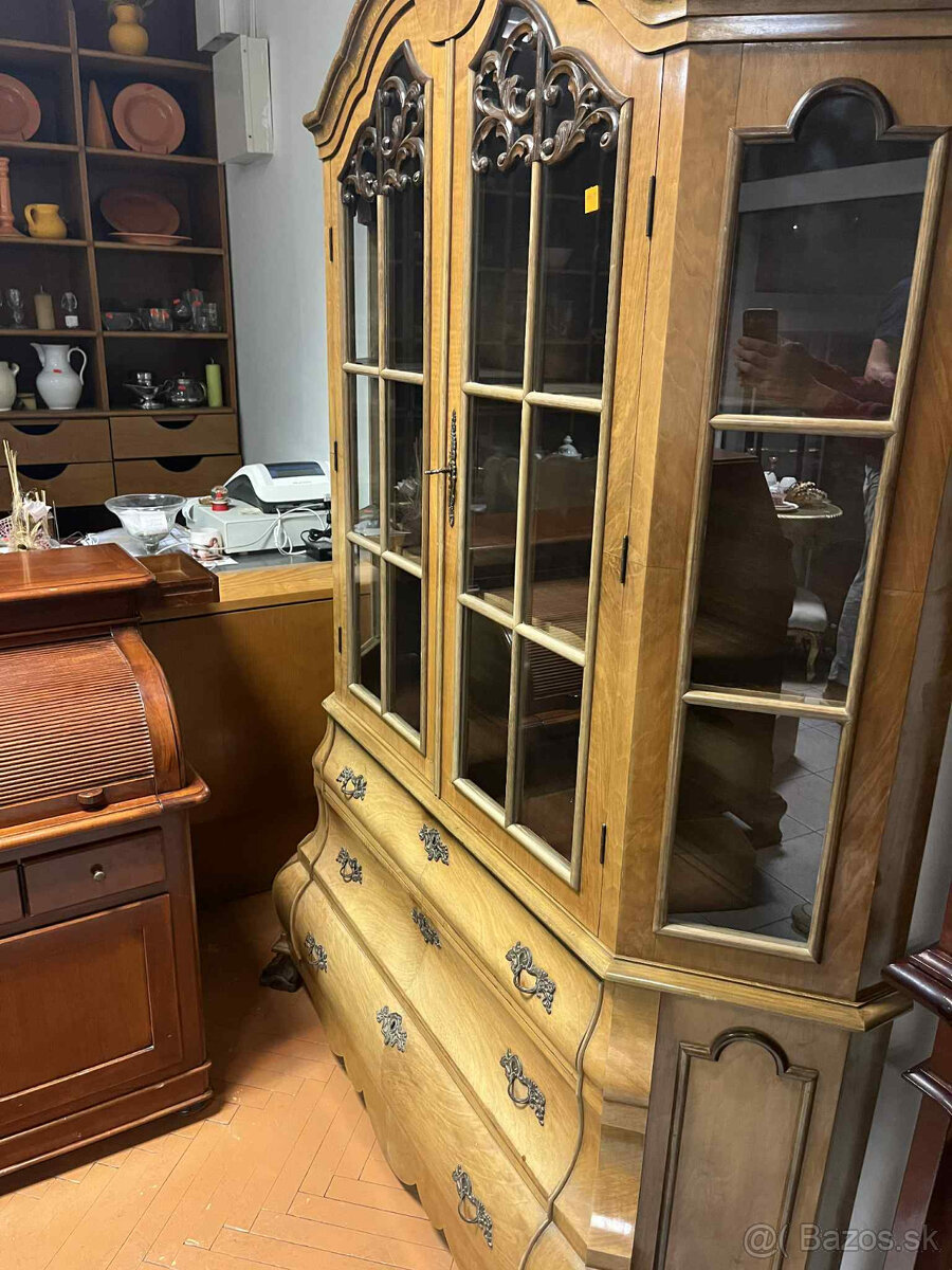 VITRINA neobarok - 2