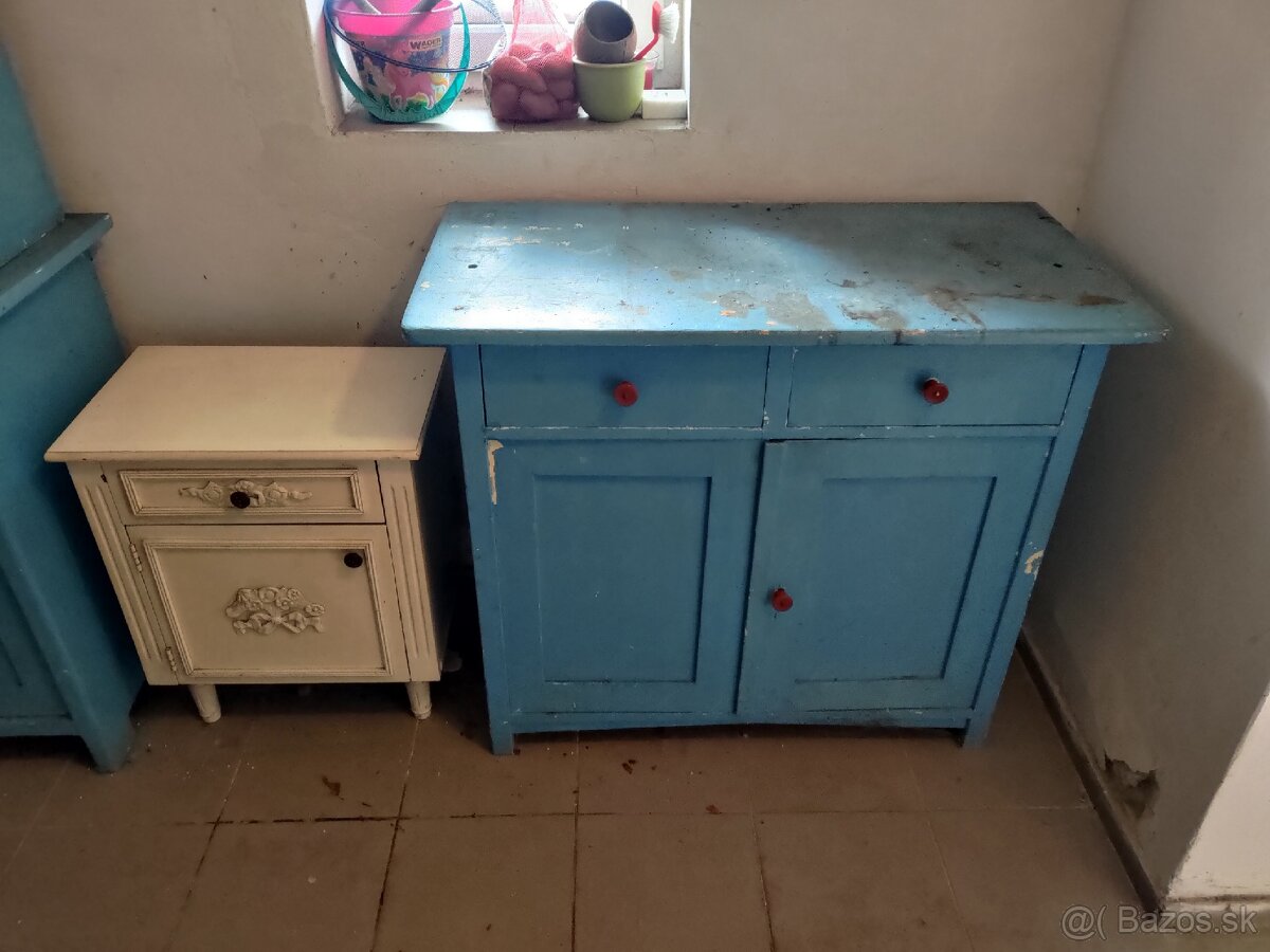 Starožitný nábytok - 2