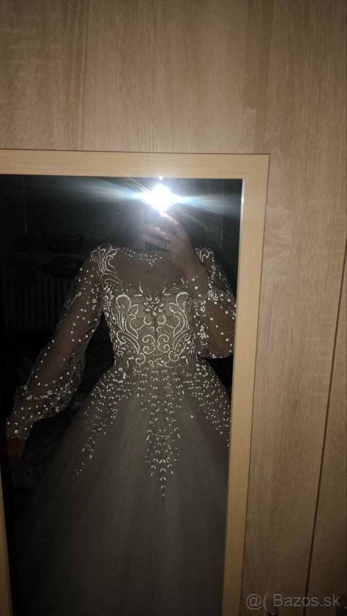 Biele nadýchané svadobné šaty - 2