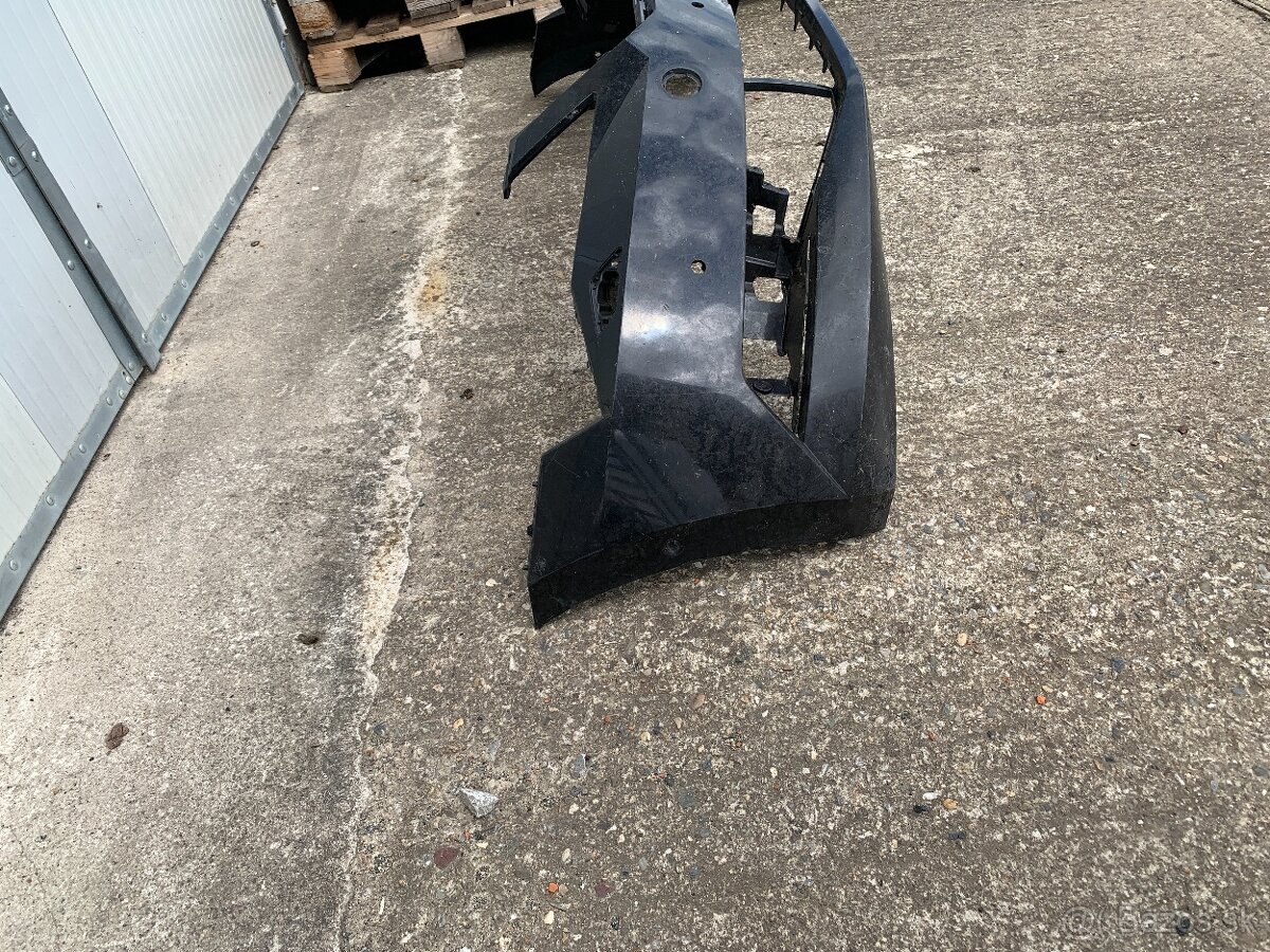 predni naraznik skoda superb 3 III 3v0 6xpdc cerny - 2