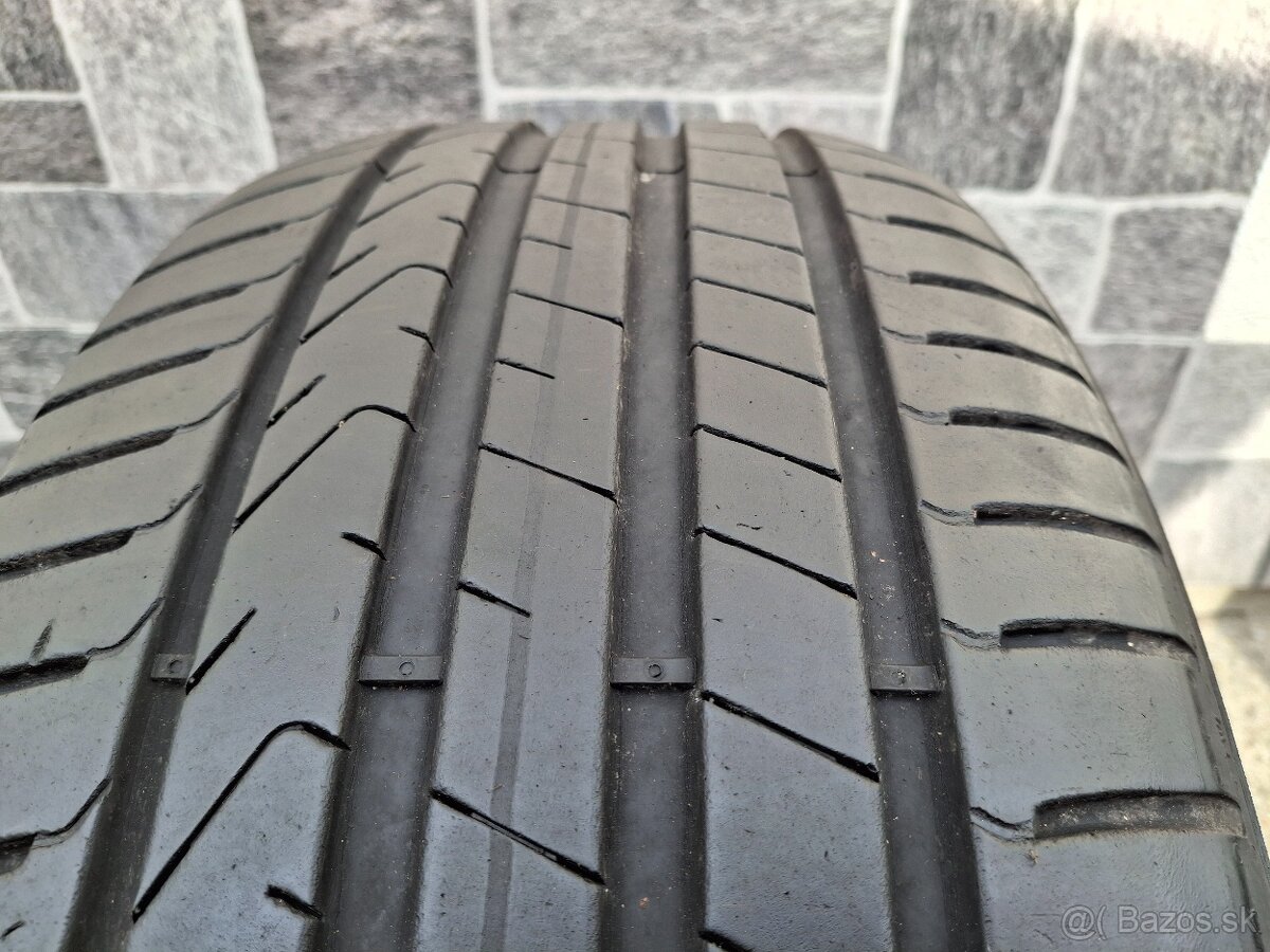 letné pneu 235/45 R21 Pirelli, 2ks, 6,5mm - 2