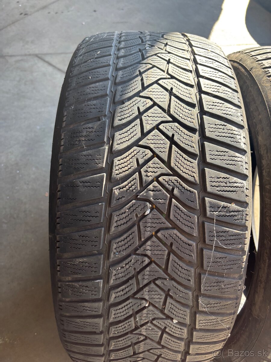 225/45R17 - 2