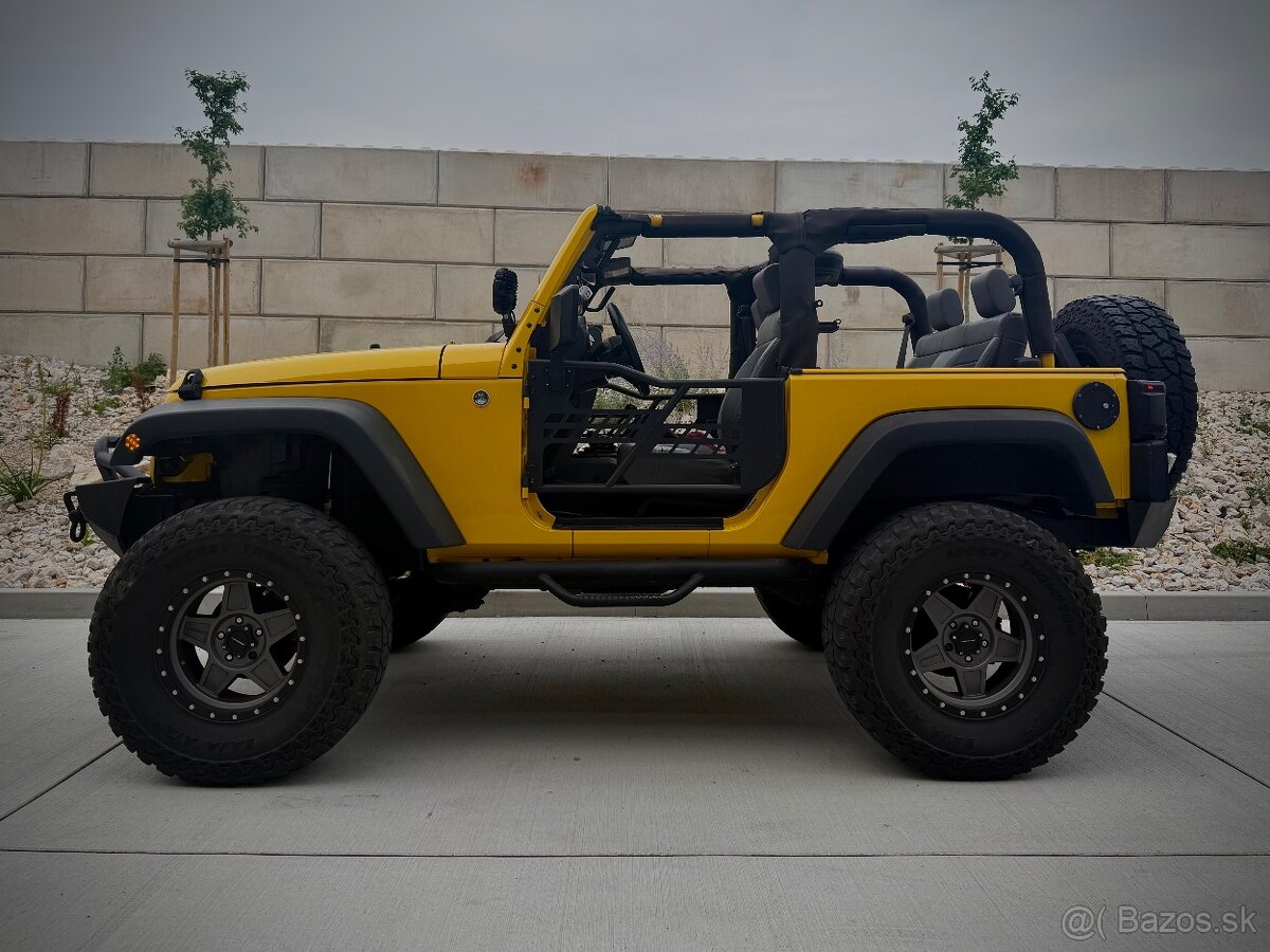 JEEP WRANGLER 3.8l - 2 DOOR YELLOW - Možná výmena