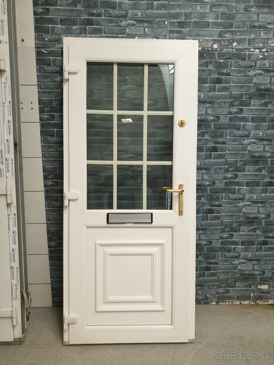 Plastove dvere č 32. 89x204cm Ľ - 2