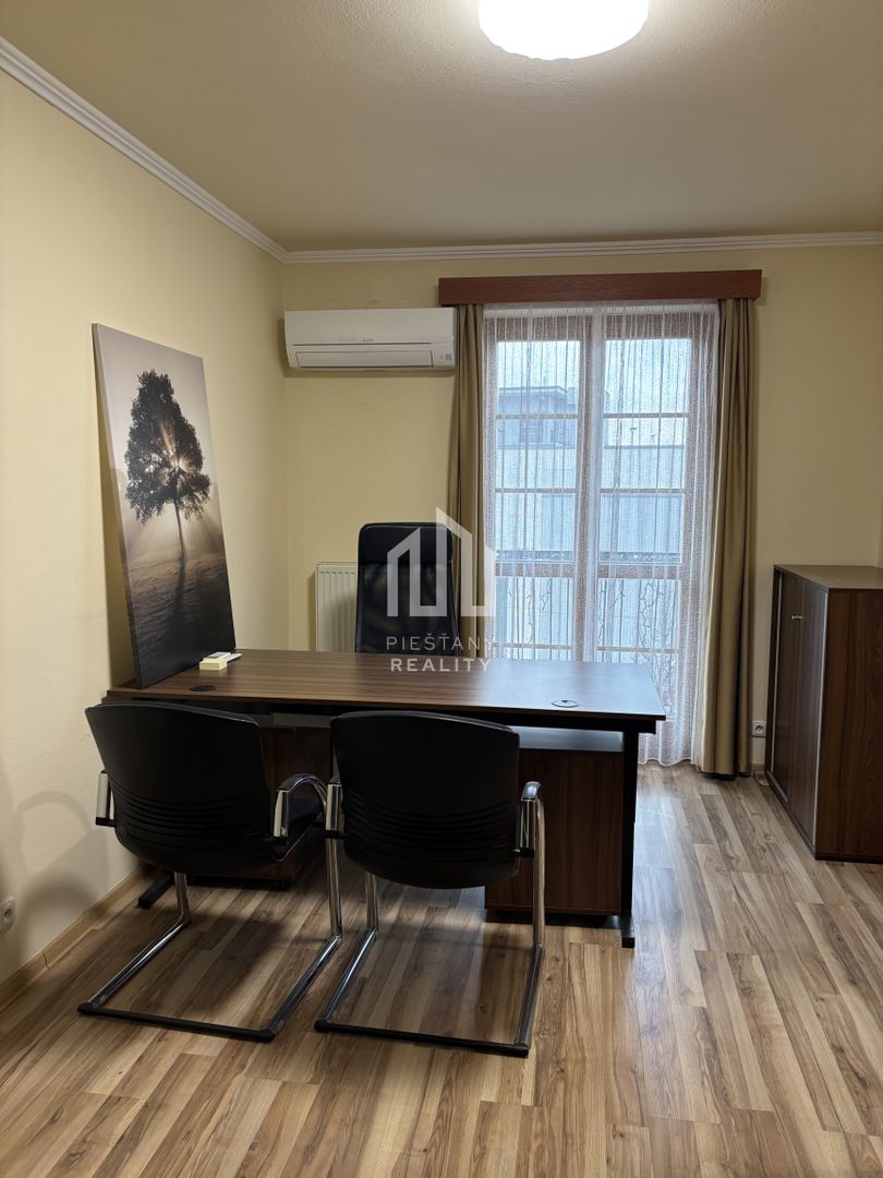 Prenájom obchodno/kancelárskeho priestoru s parkovaním v cen - 2