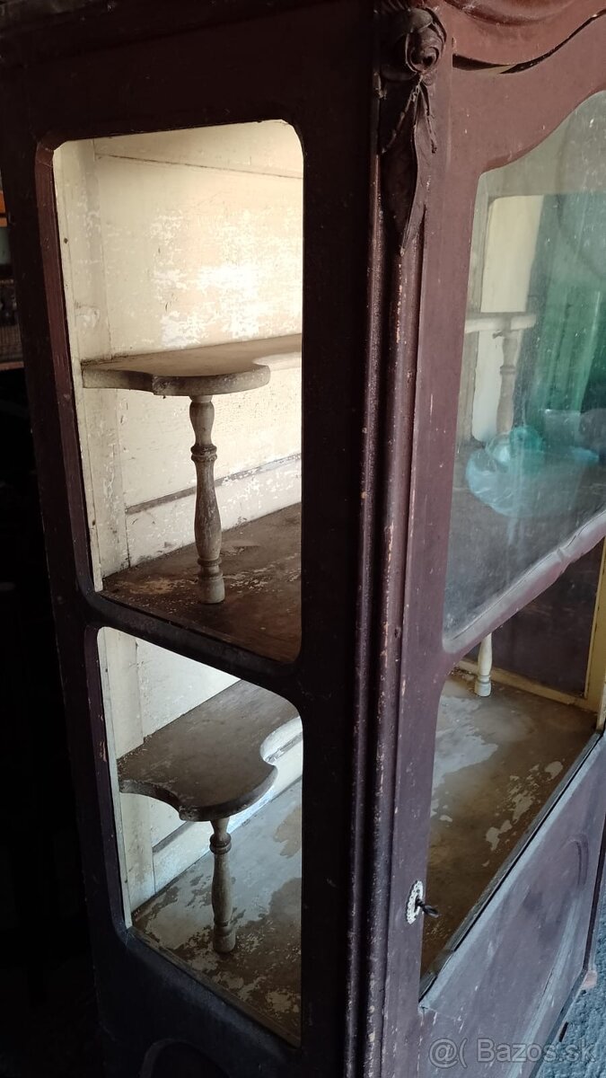 Starožitná Vitrina - 2