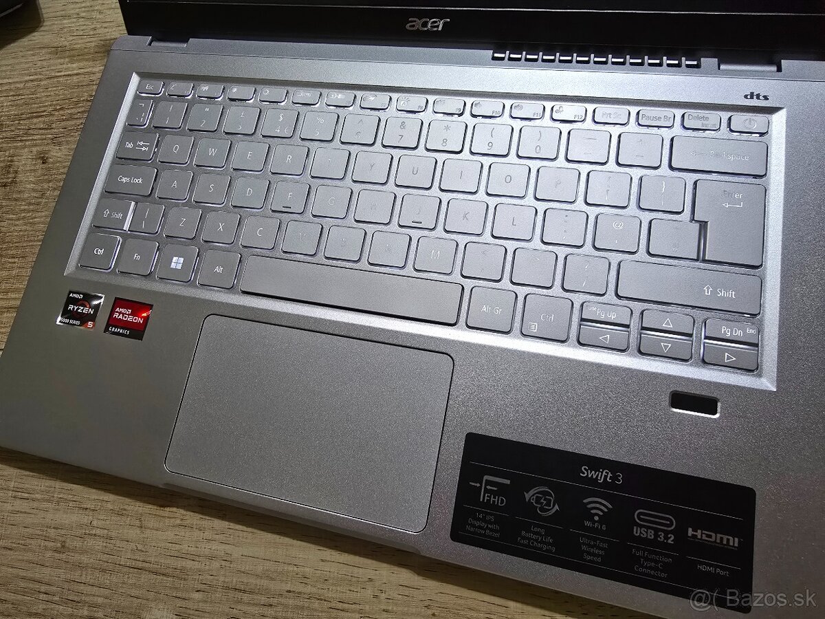 Kovovy Acer swift 14 model 2025 v super stave len velmi malo - 2