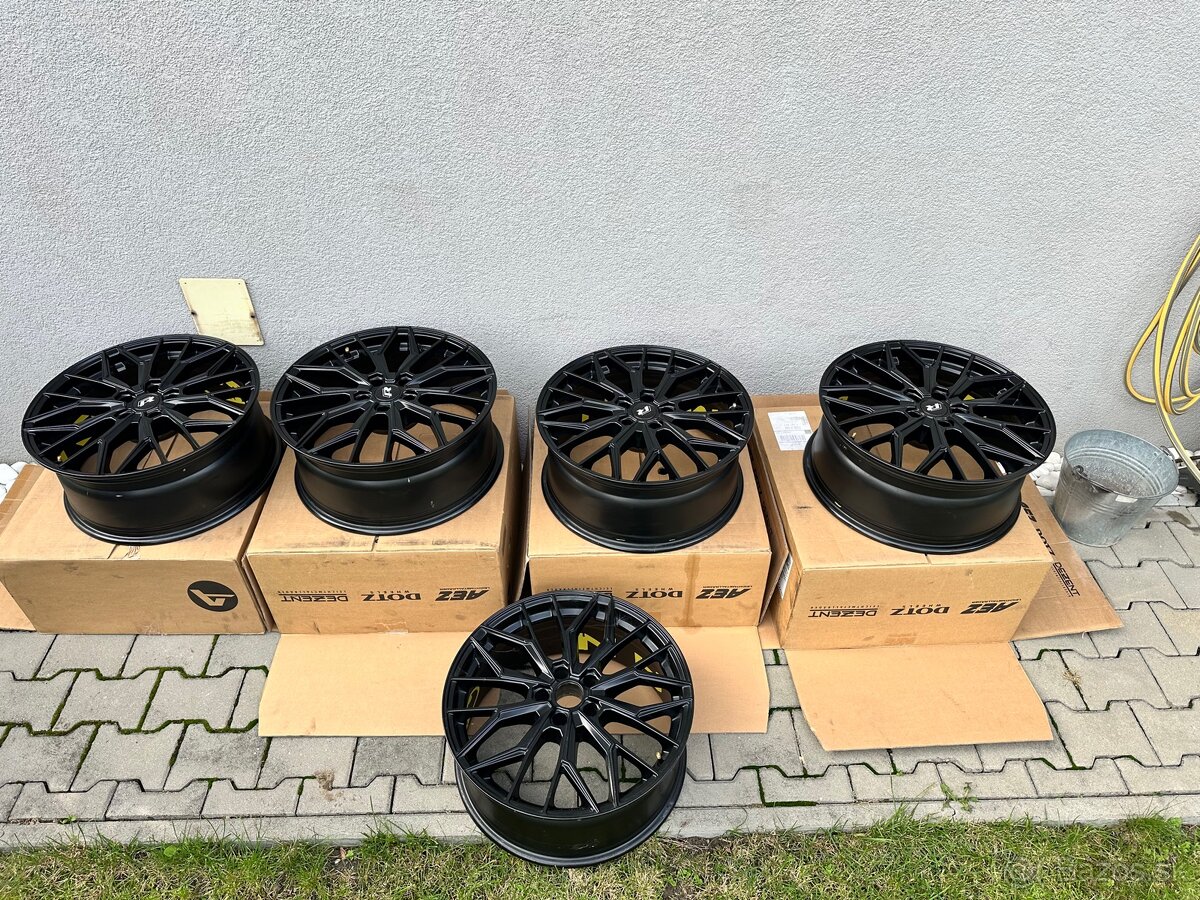 Aez Porto Black R19 ET35 8Jx19H2 - 2