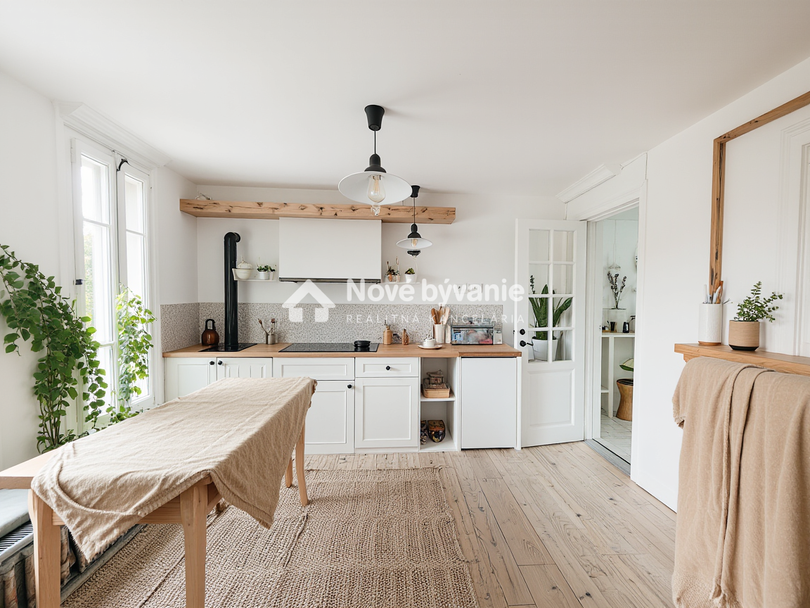 Rodinný dom na rekonštrukciu s pozemkom 10,97 árov v obci Dr - 2