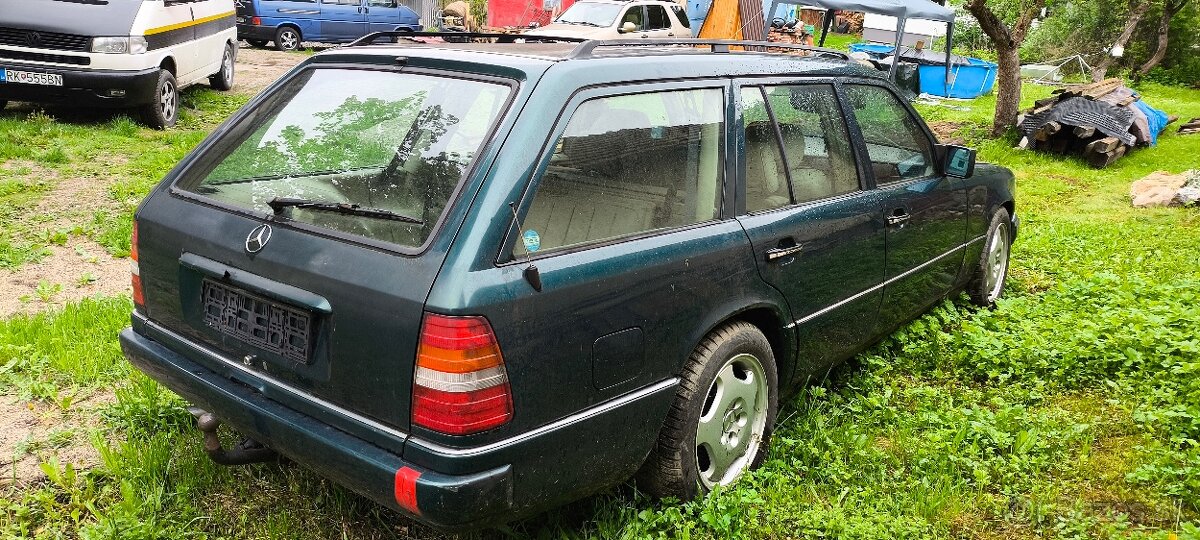 Mercedes W124 S124 E220 - 2