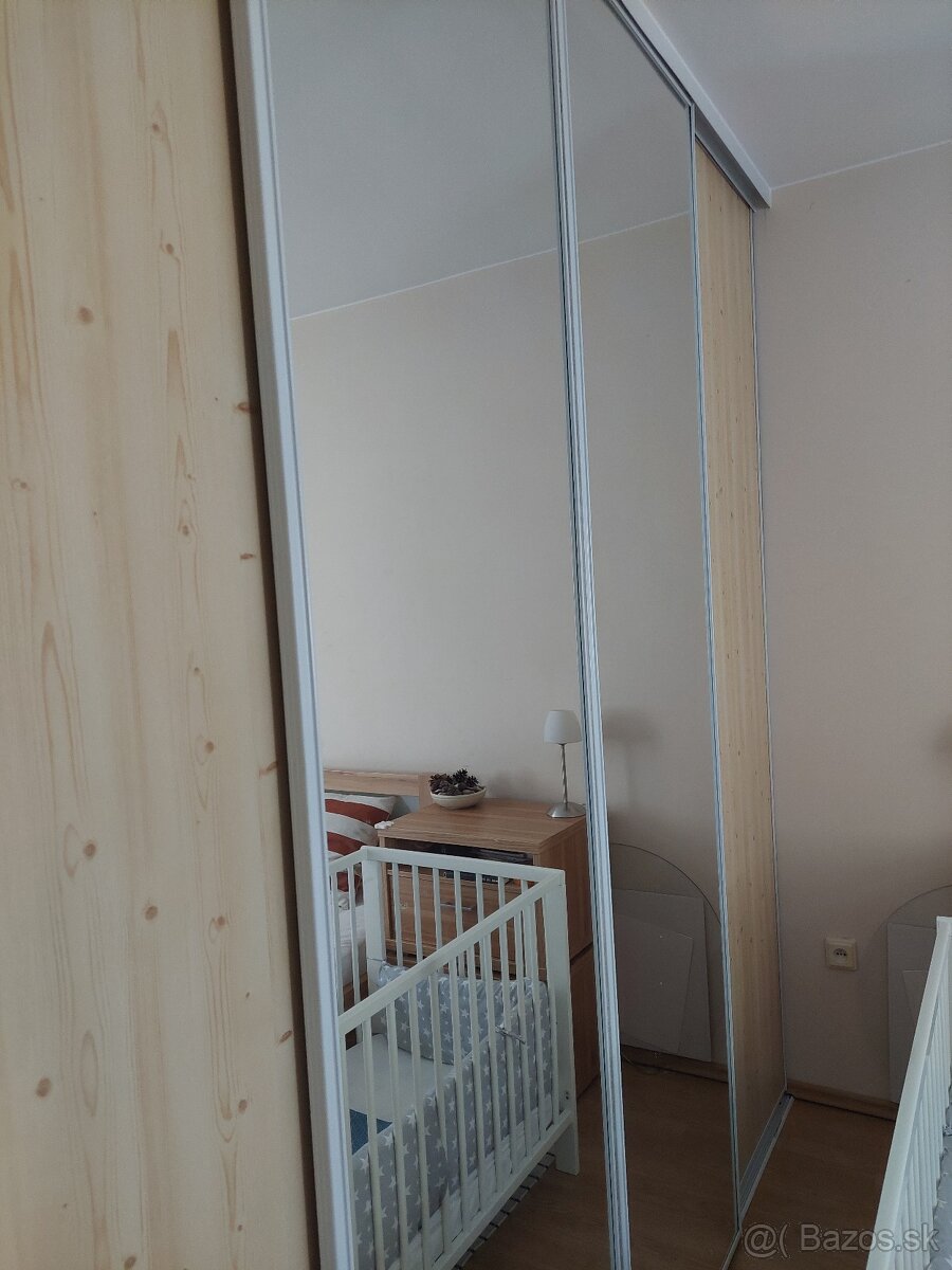 Predám vstavanú skriňu - 2