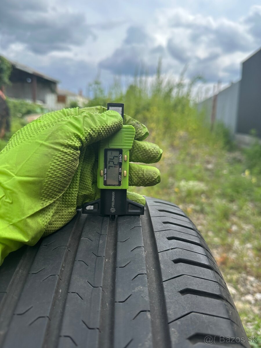 215/55 R17 - 2
