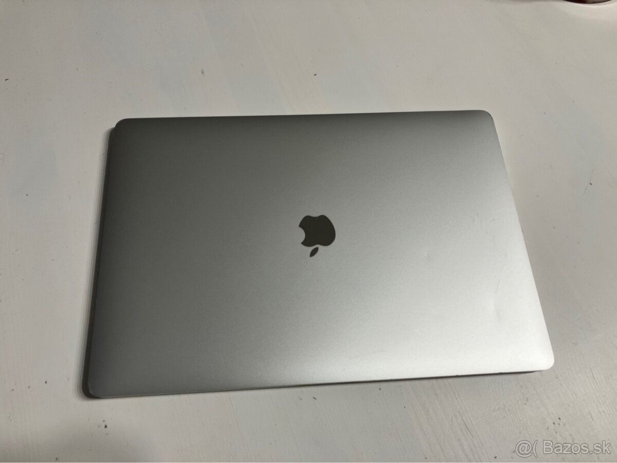 MacBook Pro 16 2019 Core i7 16GB/512GB na diely - 2