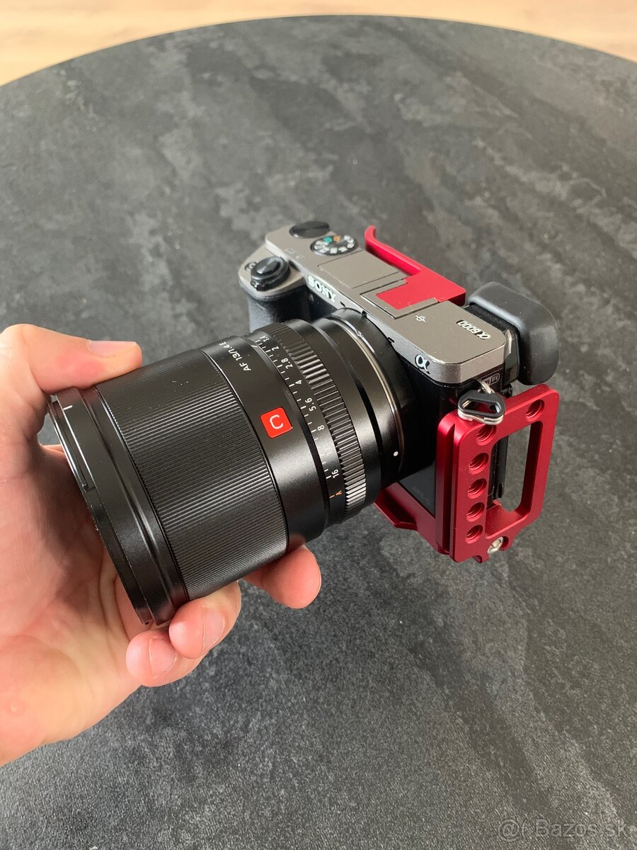 Sony A6000 + Viltrox AF 13/1.4 E - 2