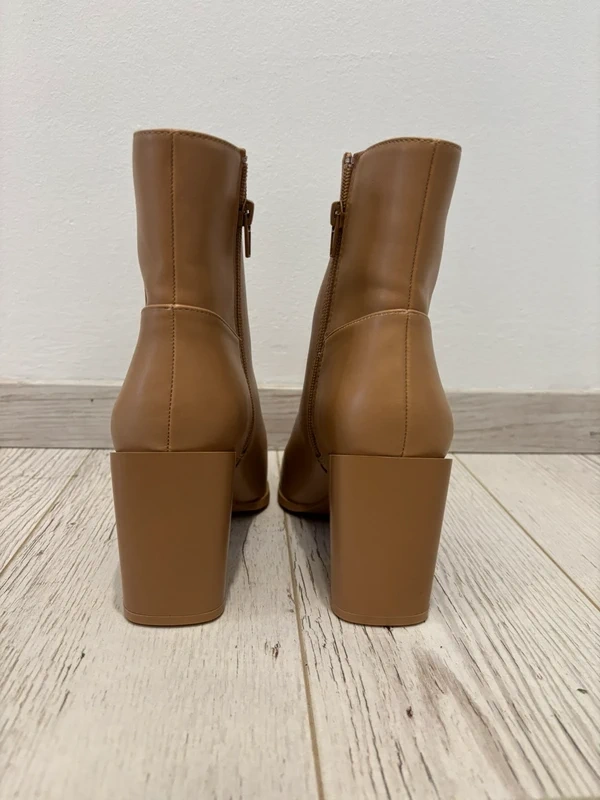 Krásne kotníkové čižmy - 2