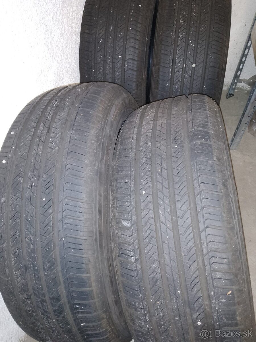 Maxxis Bravo 215/55 R17 - 2