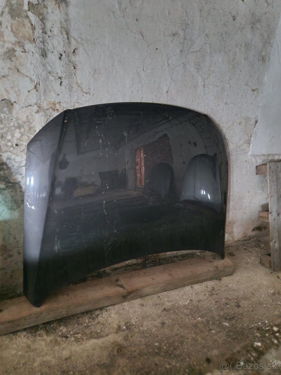 Predna kapota VW Passat b7 - 2