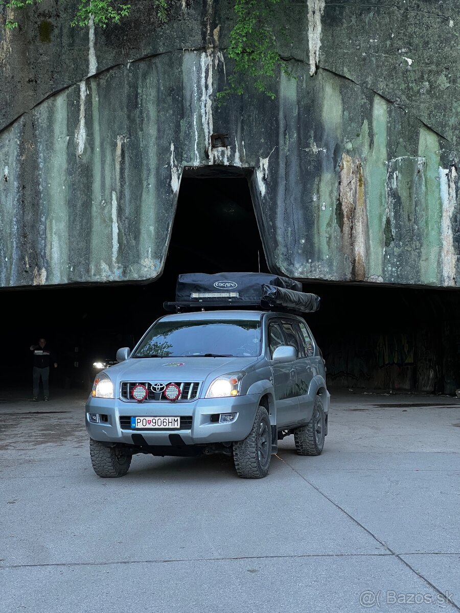 Toyota Land Cruiser 120 - 2