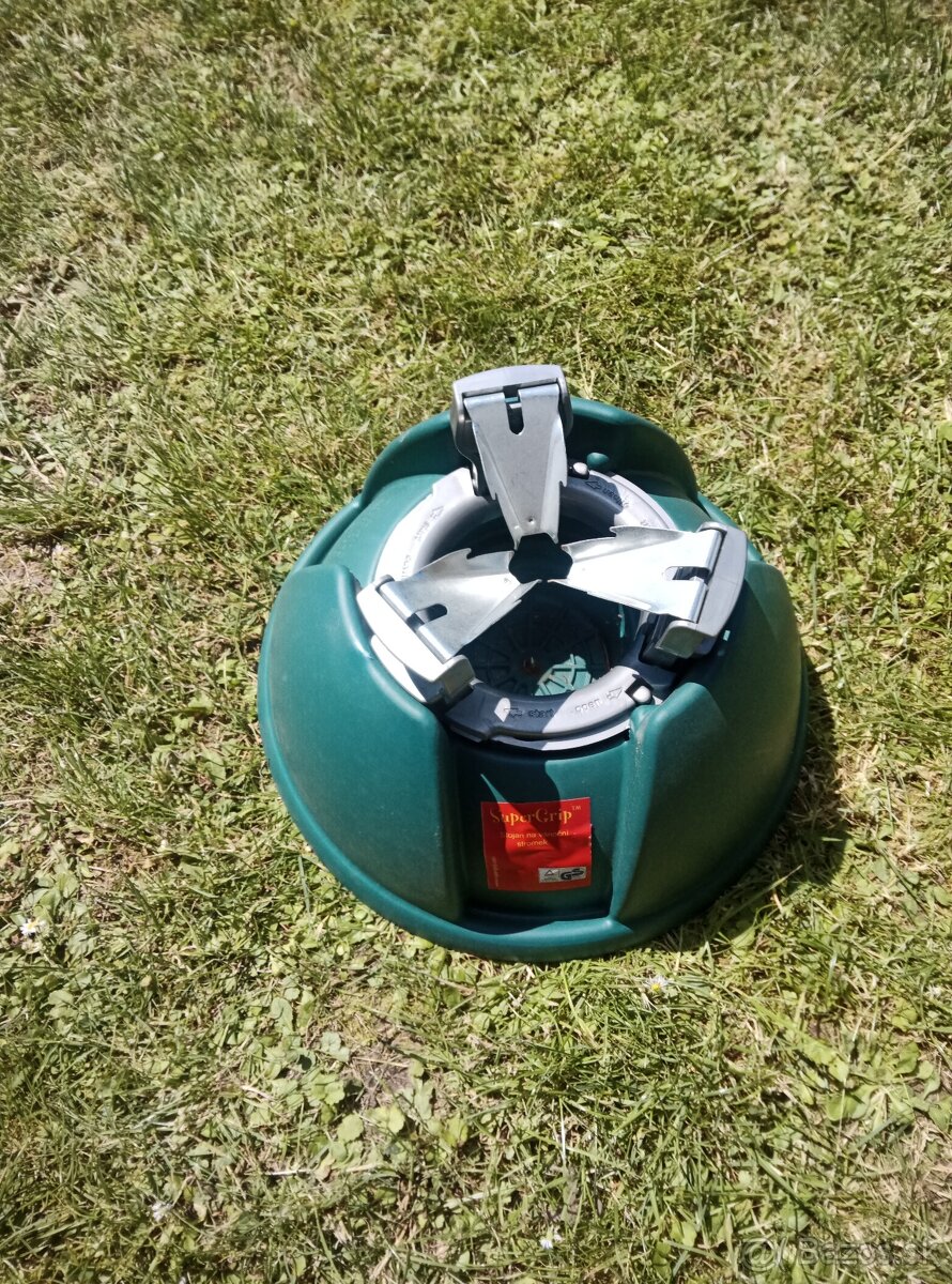 stojan na vianocny stromcek - 2