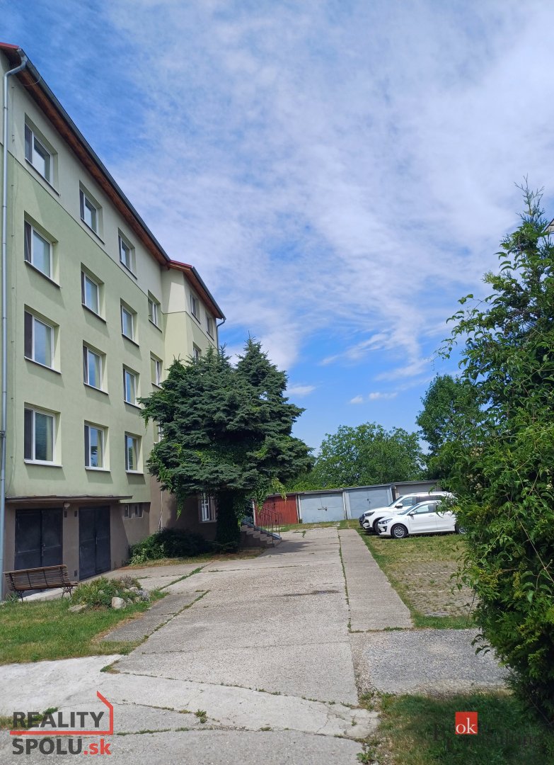 REZERVOVANÉ Predaj 3-izbového bytu v pôvodnom stave s garáž - 2