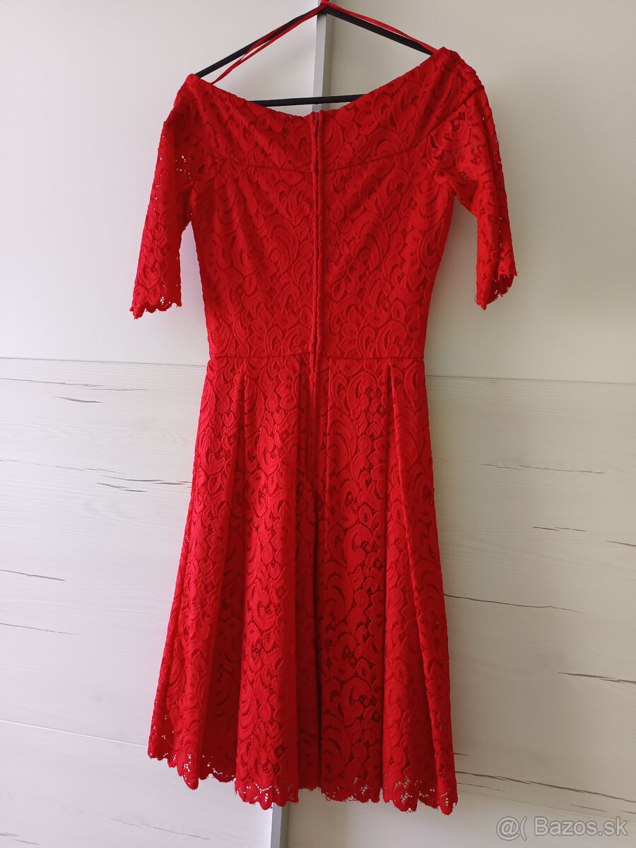 Červené čipkované šaty - 2