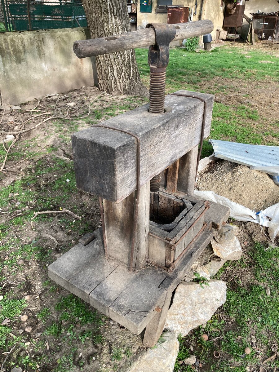 Historický lis na jablká - 2