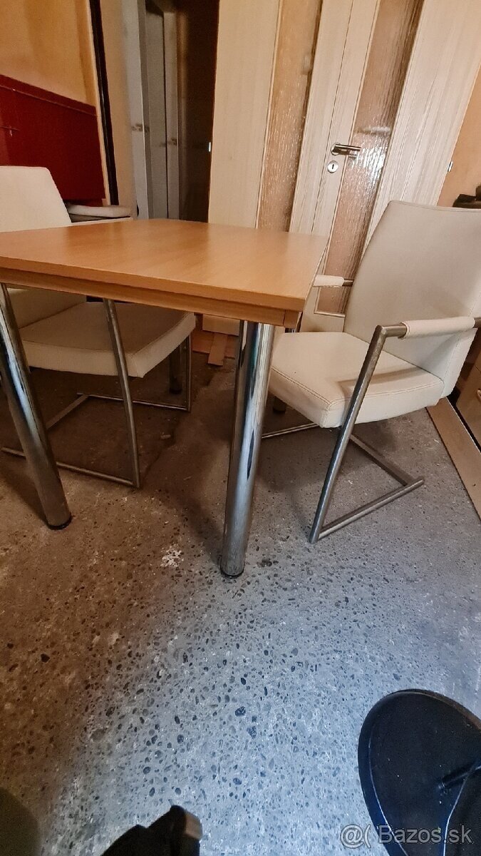 Predám kuchynský stôl a dve stoličky - 2