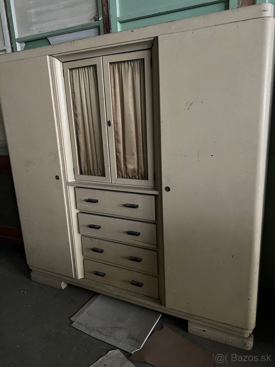 Starožitný nábytok - 2