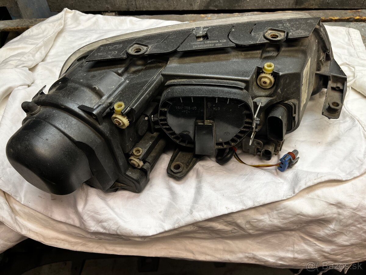 Svetlo vw passat - 2