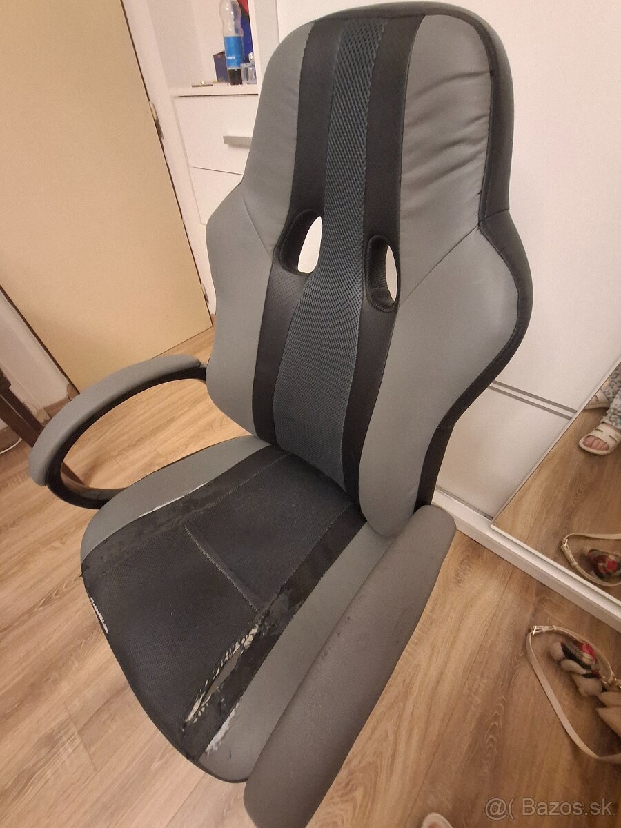 Kancelárska stolicka - 2