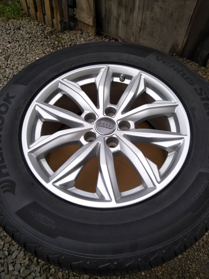 AUDI Q 5 r 17 + letné pneu. - 2