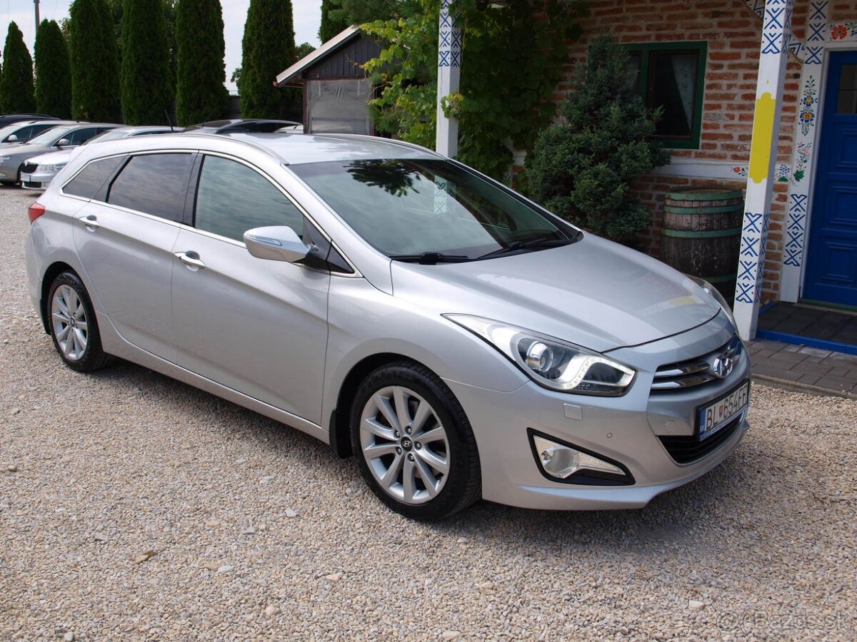 Hyundai i40 CW 1.7 CRDi 136k Premium Automat - 2