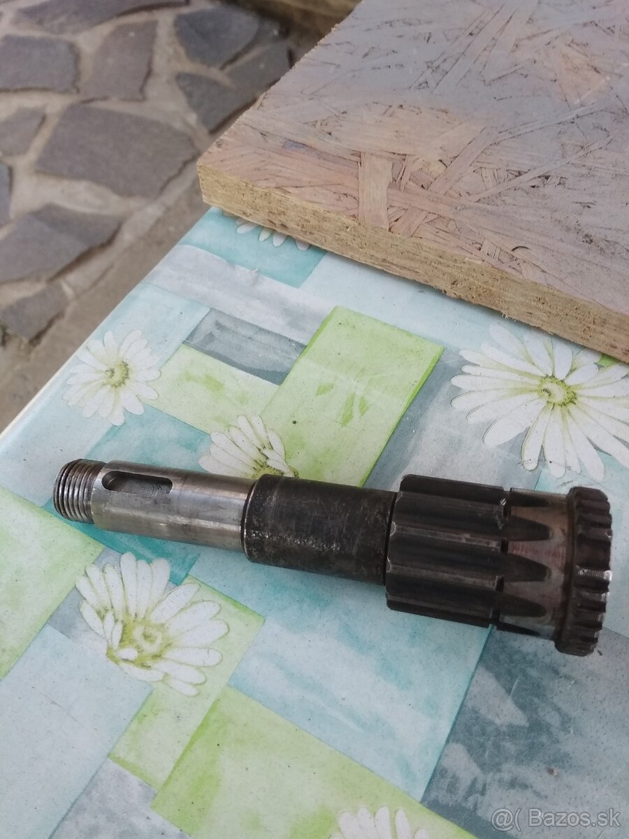 HRIADELKA- ZETOR 3011 - 2