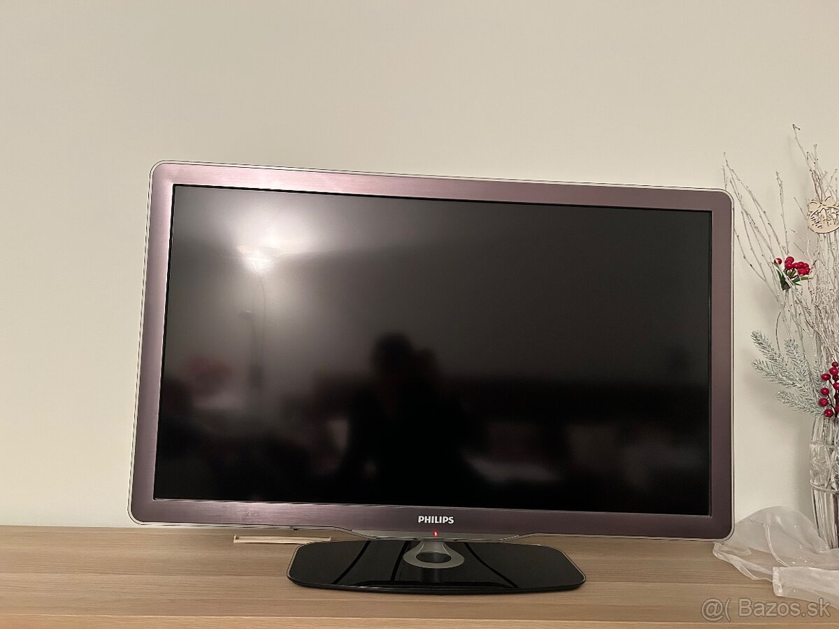 LED Full HD LCD TV Philips 40PFL7605H/12 - 2