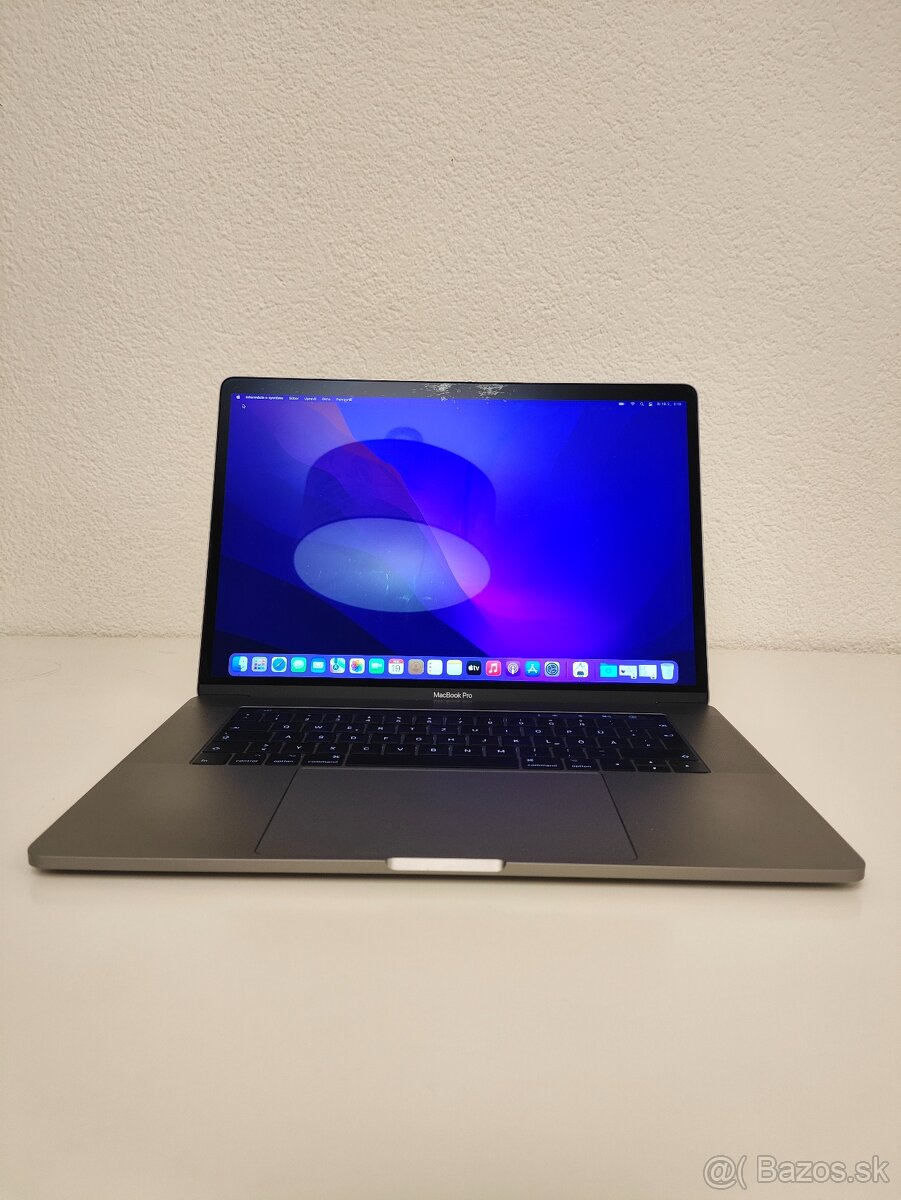 MacBook Pro 15" A1707 | i7 • 16GB • 512GB - 2