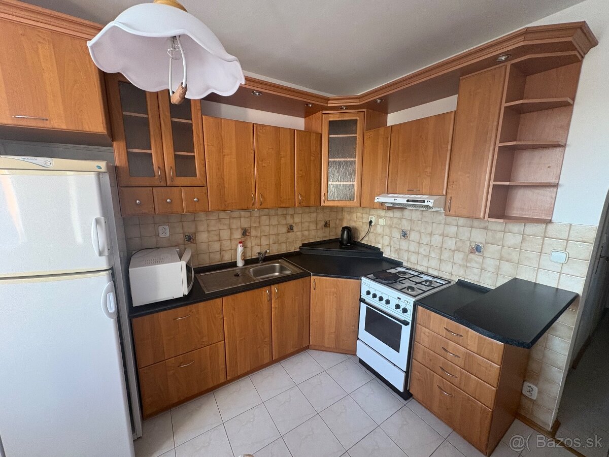 Púchov 2 izbový byt - 2