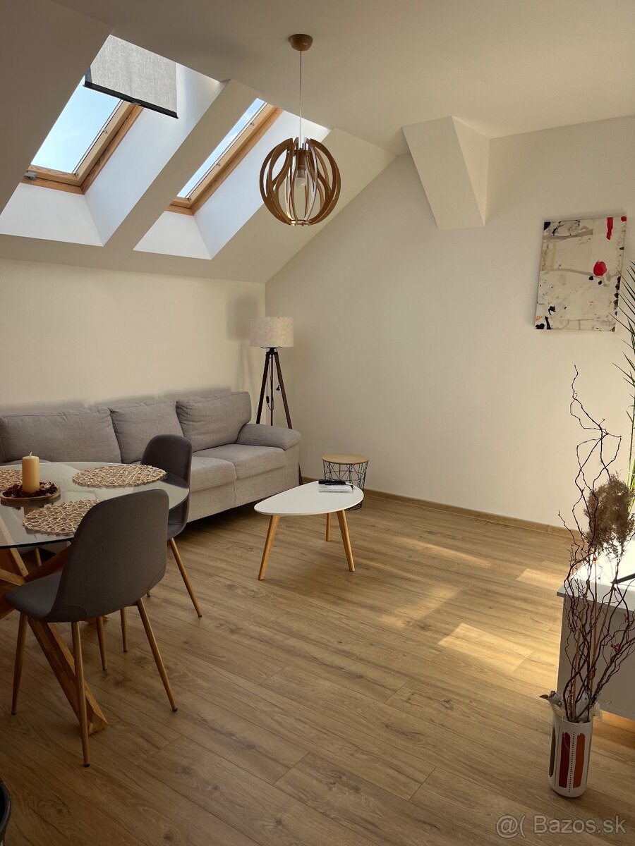 2- izbovy byt v Komarne centrum, na prenajom - 2