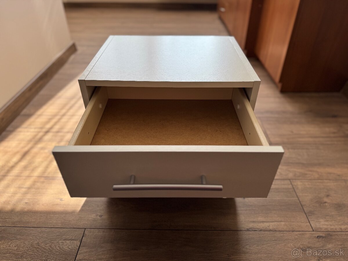 Nočný stolík biely - 2